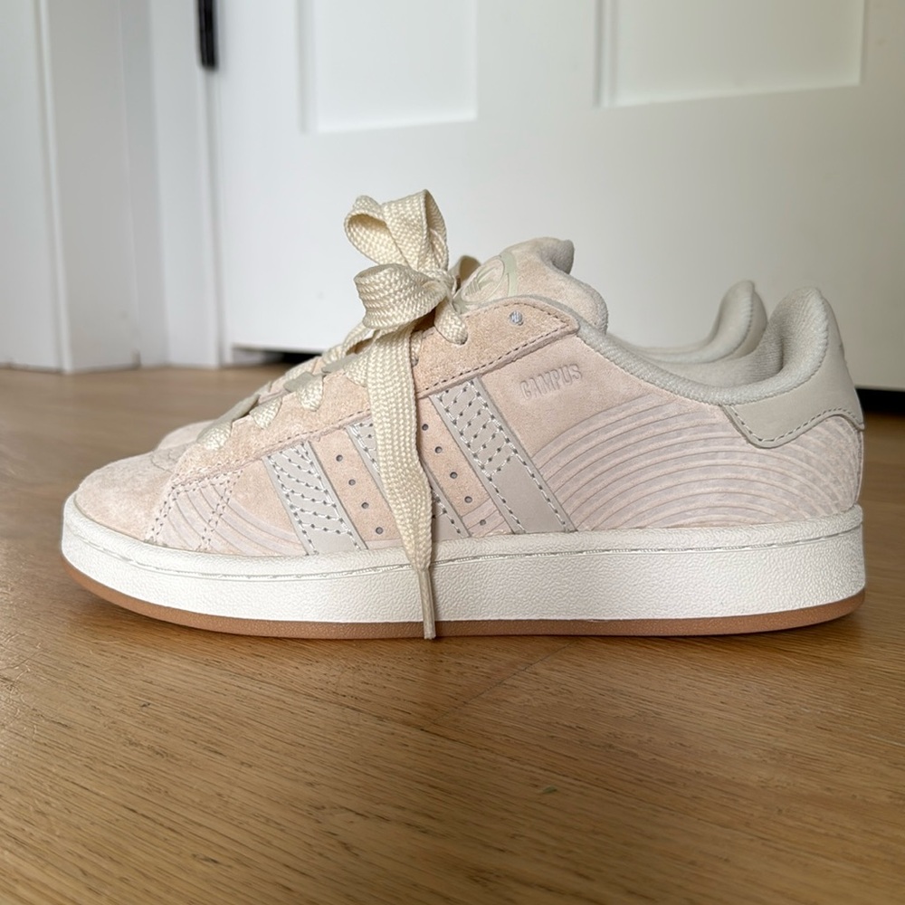 NWT Adidas Campus
